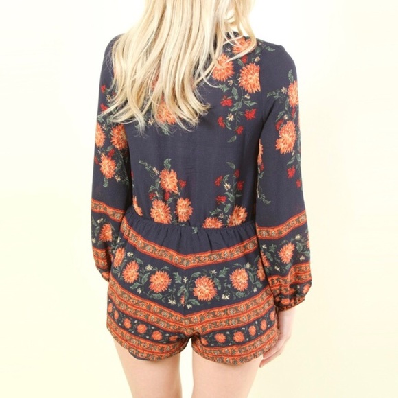 Pretty Romper - Picture 2 of 5